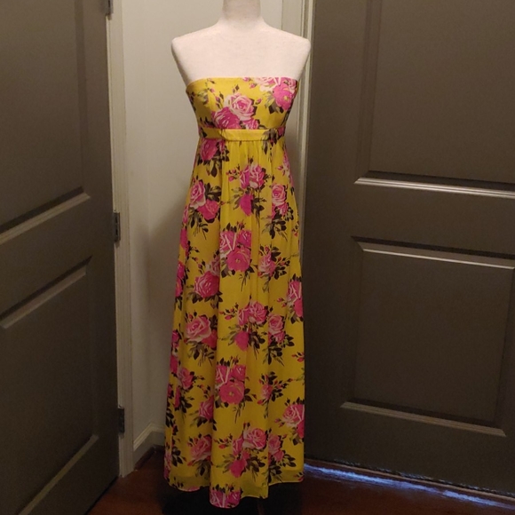 Betsey Johnson Dresses & Skirts - Host Pick 🎉🎉 Betsey Johnson Strapless Yellow Pink Rose Dress
